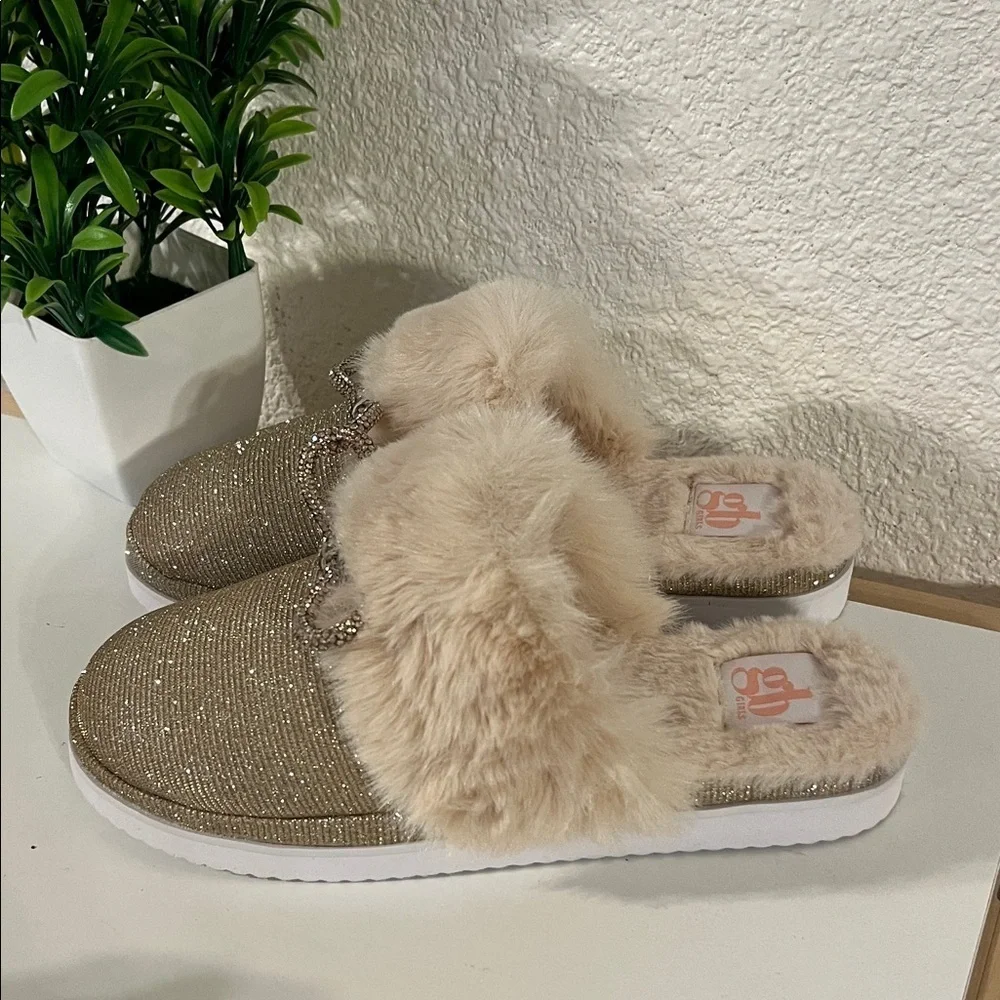 GB Girls Gold and Beige Fur Slippers